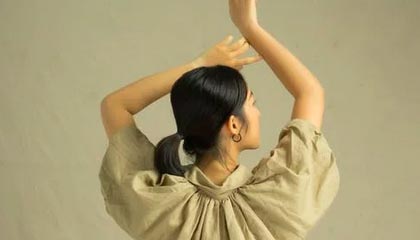 九游游戏中心-伊朗队替补席席地而坐，原因：雪地太软太舒服，伊朗主场